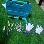 Manual nail gun with one packet of nails