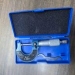 Analog micrometer screw gauge