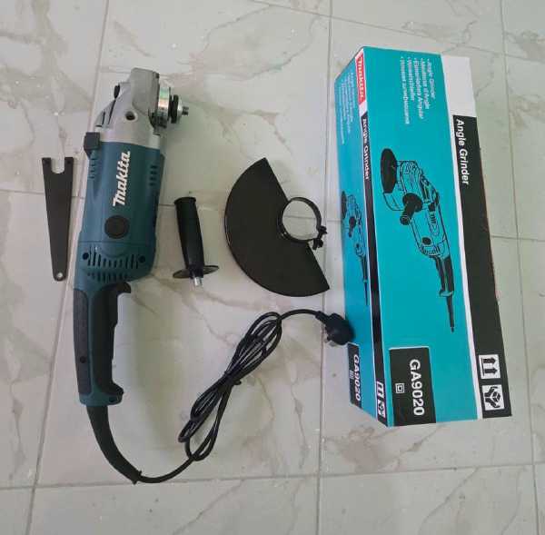 8ef74396-015c-437a-bd28-2e814e775179 Makita GA9020 Angle Grinder. - Image 1